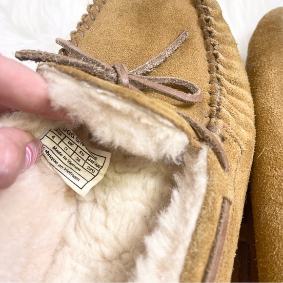 Ugg Australia Dakota Moccasin Slippers Chestnut Color Size 4 Kids - Picture 9 of 14